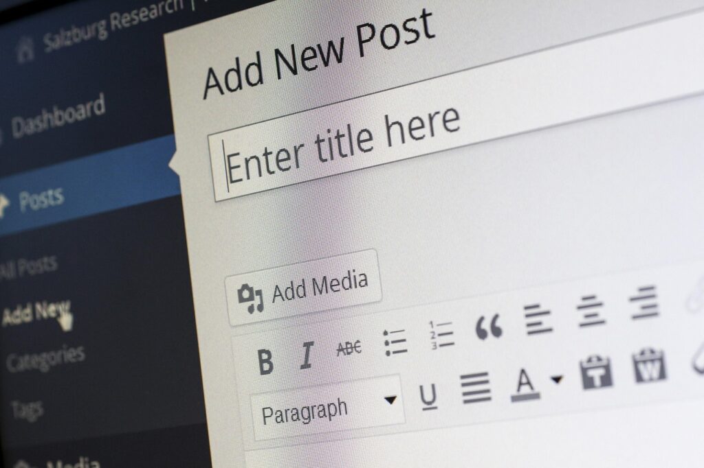 https://pixabay.com/photos/wordpress-blogging-blogger-editor-265132/